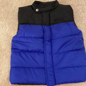 Kenneth Cole Reaction boys size 4T zip up vest